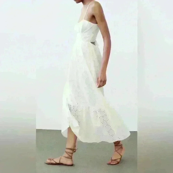 🔥🔥zara Embroidery midi dress - Picture 3 of 7